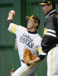 ソフトB松坂が初ブルペン ファン熱視線