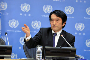 日本、「非軍事」での対テロ貢献強調 国連で説明会見