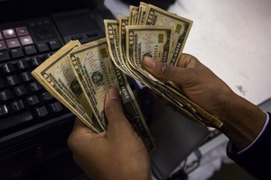 ドル上昇、雇用統計で年央に利上げとの見方＝ＮＹ市場