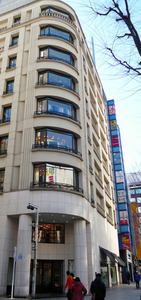 セブン、バーニーズジャパンを完全子会社に 衣料品強化