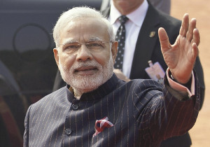 インド首相のスーツ、8189万円落札の事情