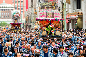 遷座４００年の神田祭 アニメと初コラボ、グッズに行列