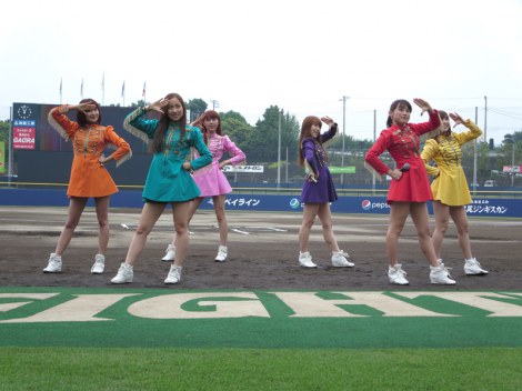 Chu-Z、6人全員始球式で“アイドル魔球”を披露