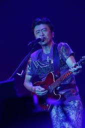 サザン10年ぶり東京ドームに感慨 桑田「体力余って」ハイキック披露