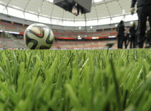 男女通じW杯初…人工芝グラウンドを公開
