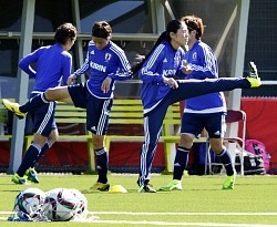 サッカー女子Ｗ杯：非公開の実戦形式練習 人工芝も確認