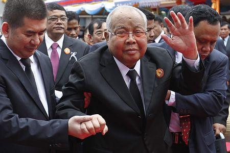 カンボジア:与党党首死去 チア・シム氏