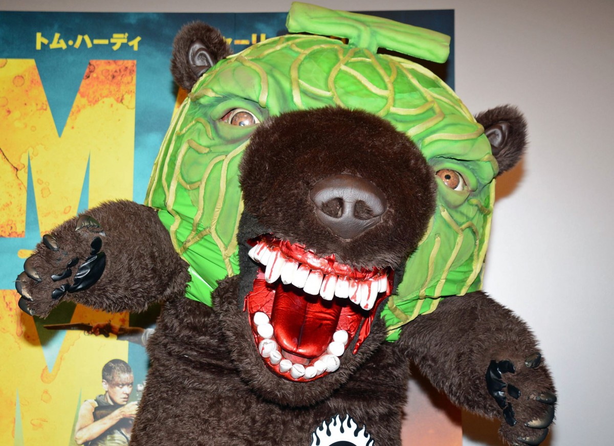 恐怖のメロン熊、ふなっしーに宣戦布告!梨汁全部すすってやる!