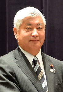 「自衛隊員のリスク増も」 防衛相、安保法案整備で