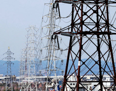電力会社の送配電部門分社 改正電事法が成立へ