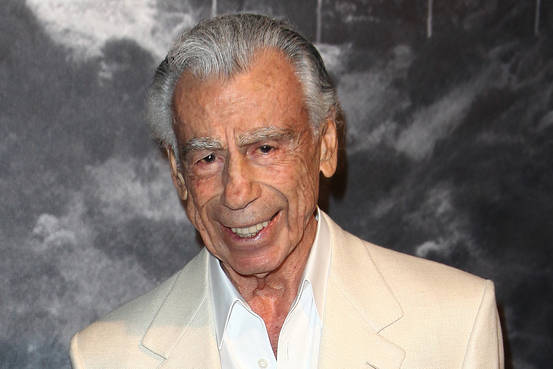 米著名投資家のカーク・カーコリアン氏、98歳で死去