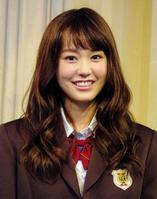 桐谷美玲、制服姿ギリギリアウト？