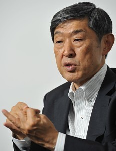 戦後70年談話:報告書に「侵略」 北岡氏が意向 懇談会