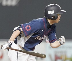 あっぱれ大台!西武・秋山、30戦連続Hでプロ野球記録あと「3」