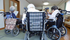 社会保障費、6700億円増 16年度の概算要求基準