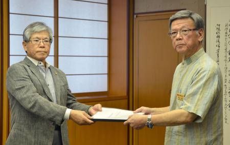 沖縄知事 辺野古承認取り消し検討 2015年07月17日