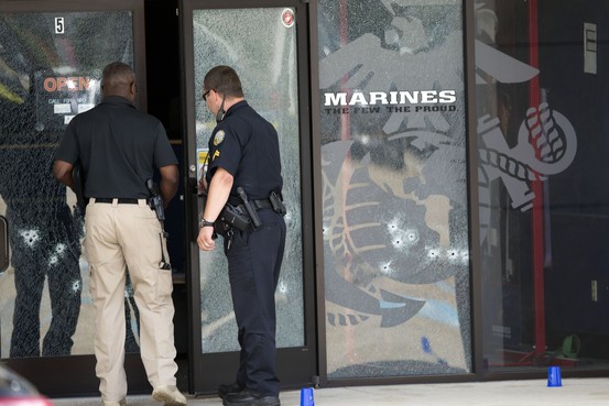 米軍施設で銃乱射4人死亡 犯人の男は射殺 大統領が徹底捜査約束