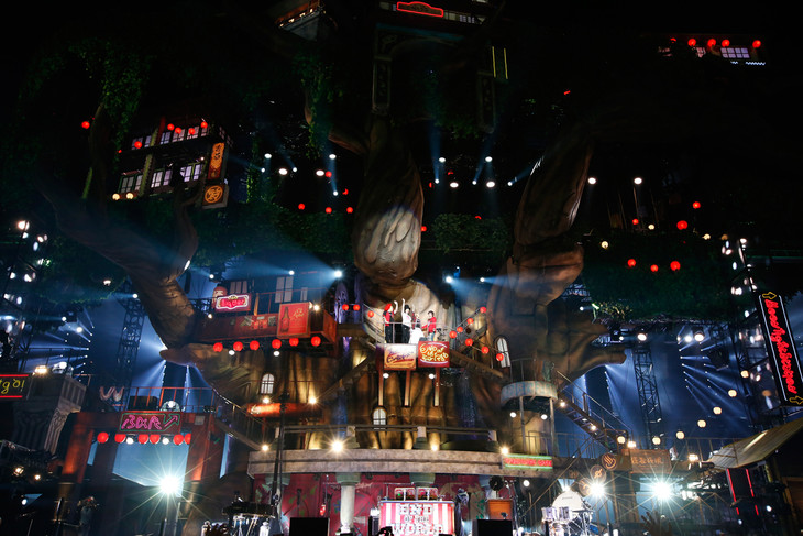 SEKAI NO OWARI日産スタジアムライブ、豪華演出の数々に14万人熱狂