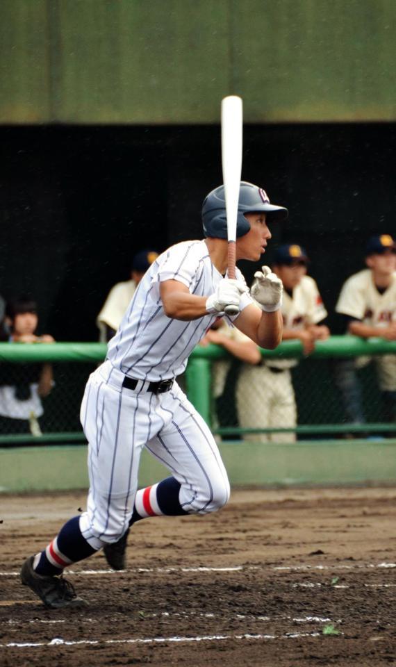 浦和学院8強入り 4番高橋が4安打