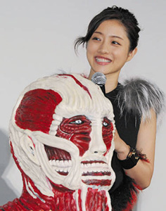 さとみ「愛込めました」 映画「進撃の巨人」前編舞台あいさつ