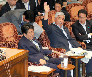 安倍首相、またヤジ 誤答弁の指摘に「いいじゃないか」
