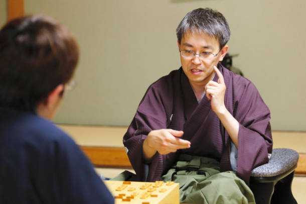 羽生が王位戦５連覇 広瀬８段下す