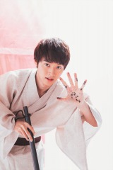 山崎賢人、読者からの100問100答も 初のDVD付メモリアルBOOK発売