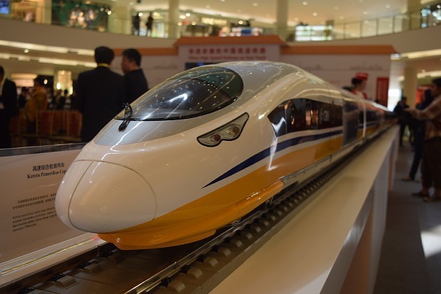 インドネシア高速鉄道:日本と中国の受注競争が過熱 近く最終決定