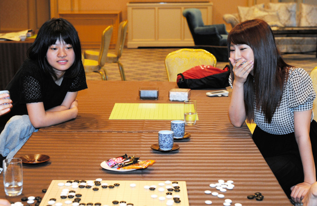 名人、対局室を脱出 囲碁名人戦第１局２日目