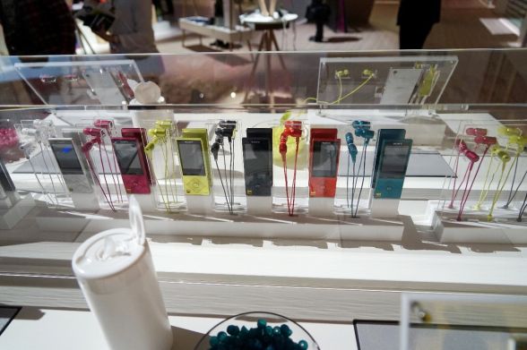 ソニーが新ウォークマンA、高音質モデルZX100、デスクトップオーディオのCAS-1を展示