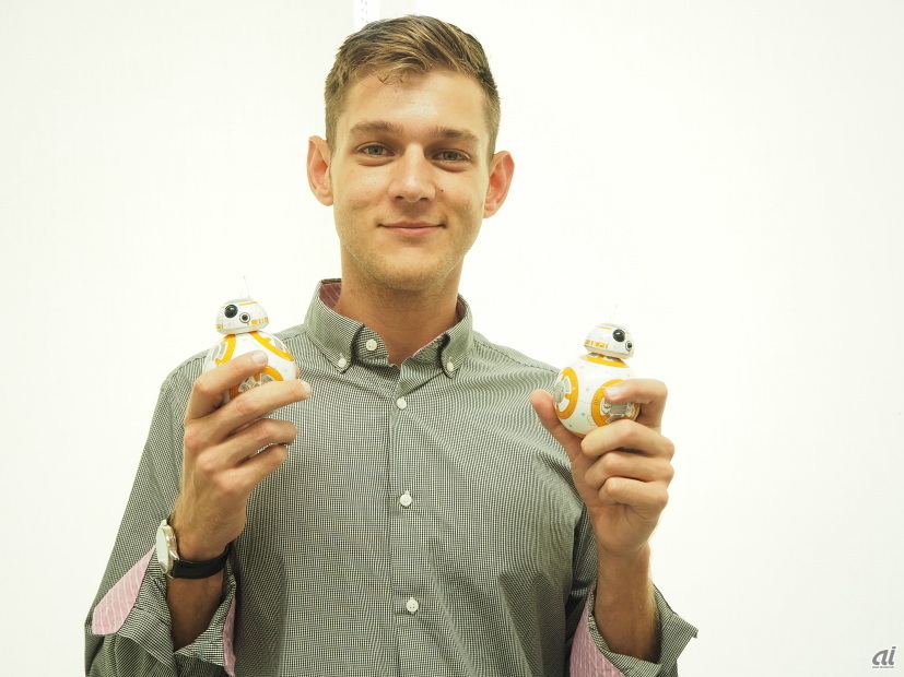 スター・ウォーズの新キャラクター「BB-8」、スマホアプリで制御できるドロイドに