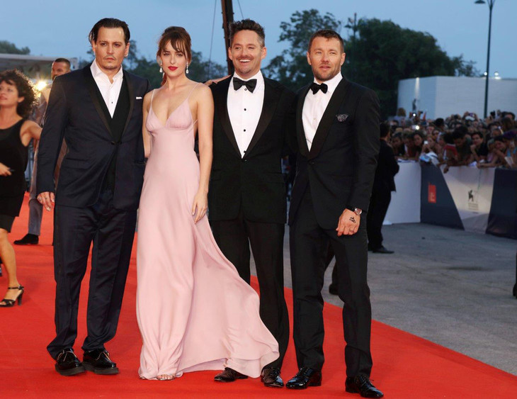 ジョニー・デップ、「ブラック・スキャンダル」ワールドプレミアでヴェネツィアに