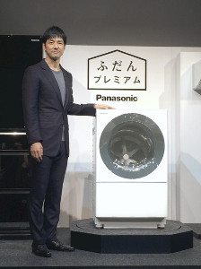 “洗濯好き”西島秀俊、新製品も欲しい？「買い替え考えようかな」