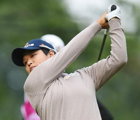 野村敏京が11位に浮上…女子ゴルフ