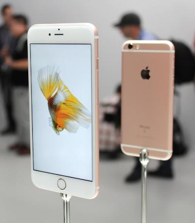 新型ｉＰｈｏｎｅ、予約受付開始 「出足は順調」