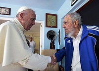 ローマ法王、カストロ兄弟と会談=革命広場で大規模ミサ-キューバ