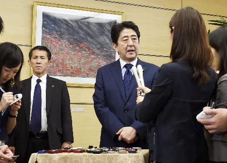 安倍首相 在職１０００日「あっという間だった」