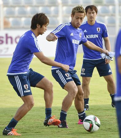 サッカーW杯予選、8日シリア戦 E組の首位攻防