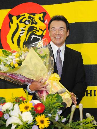 阪神坂井オーナー金本新体制へ期待「1度つぶして」