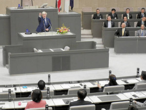 「東京とロンドンでスクラム組もう」 ジョンソン市長、都議会で演説