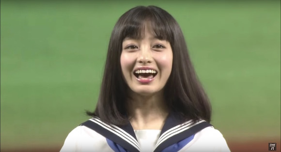 橋本環奈「セーラー服で始球式！なんとかノーバン。ホークスも勝った」