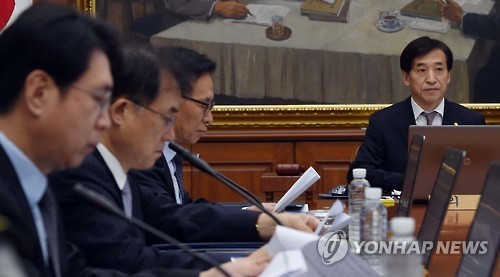 UPDATE 2-韓国中銀、予想通り1.50%に金利据え置き 経済見通し引き下げ