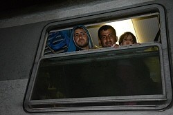 難民問題:迫る冬、また迂回 クロアチア国境が閉鎖