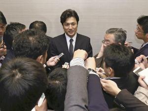 巨人、高橋由伸外野手に来季の監督就任を要請 2015年10月20日 21時26分