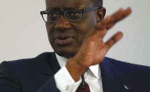 クレディ・スイス、ロンドンから2000人の移管検討 コスト高で