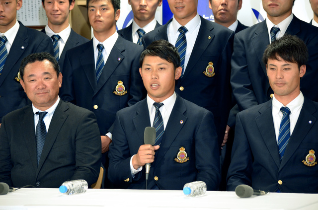 真中監督 早とちりガッツポーズ ロゴを当たりと…金本氏ニンマリ