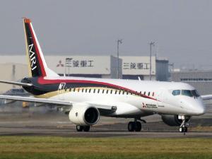 国産ジェット「MRJ」初飛行、5度目の延期