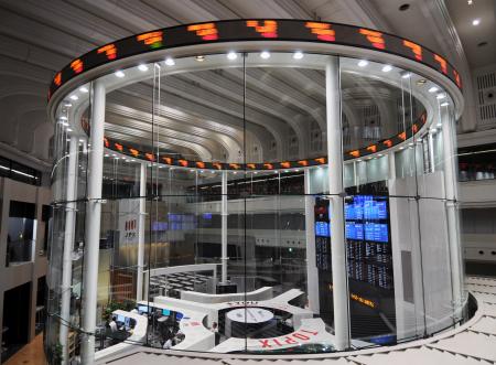 東京市場、円安・株高進む…ECB追加緩和期待 2015年10月23日 21時10分