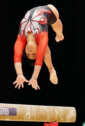 日本女子2班終え首位 繰り上げ村上茉愛が高得点