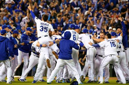 ロイヤルズが2年連続Wシリーズ Bジェイズ下し、4勝2敗